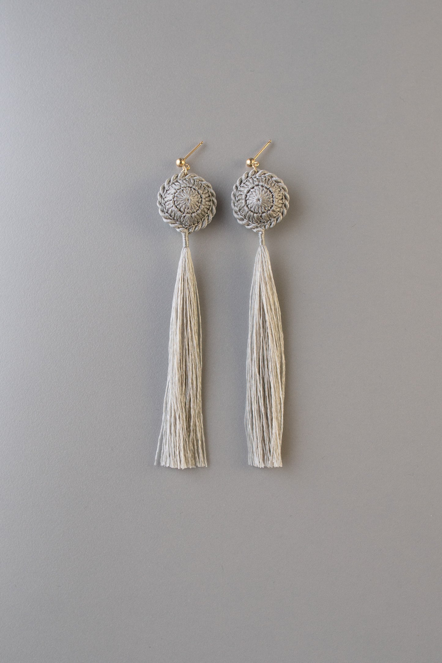 Comet earring | silver gray