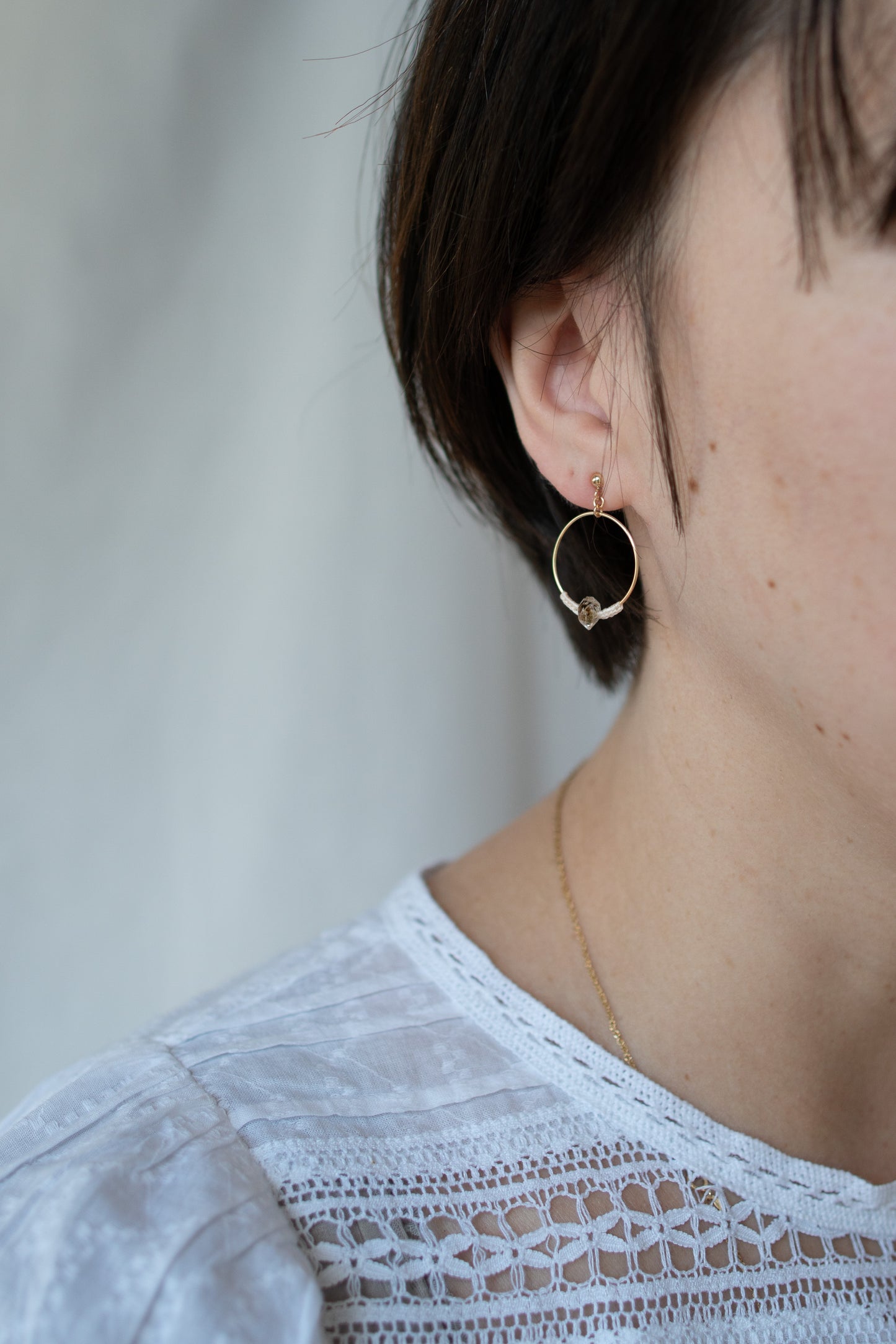 Inclusion crystal earrings | ecru