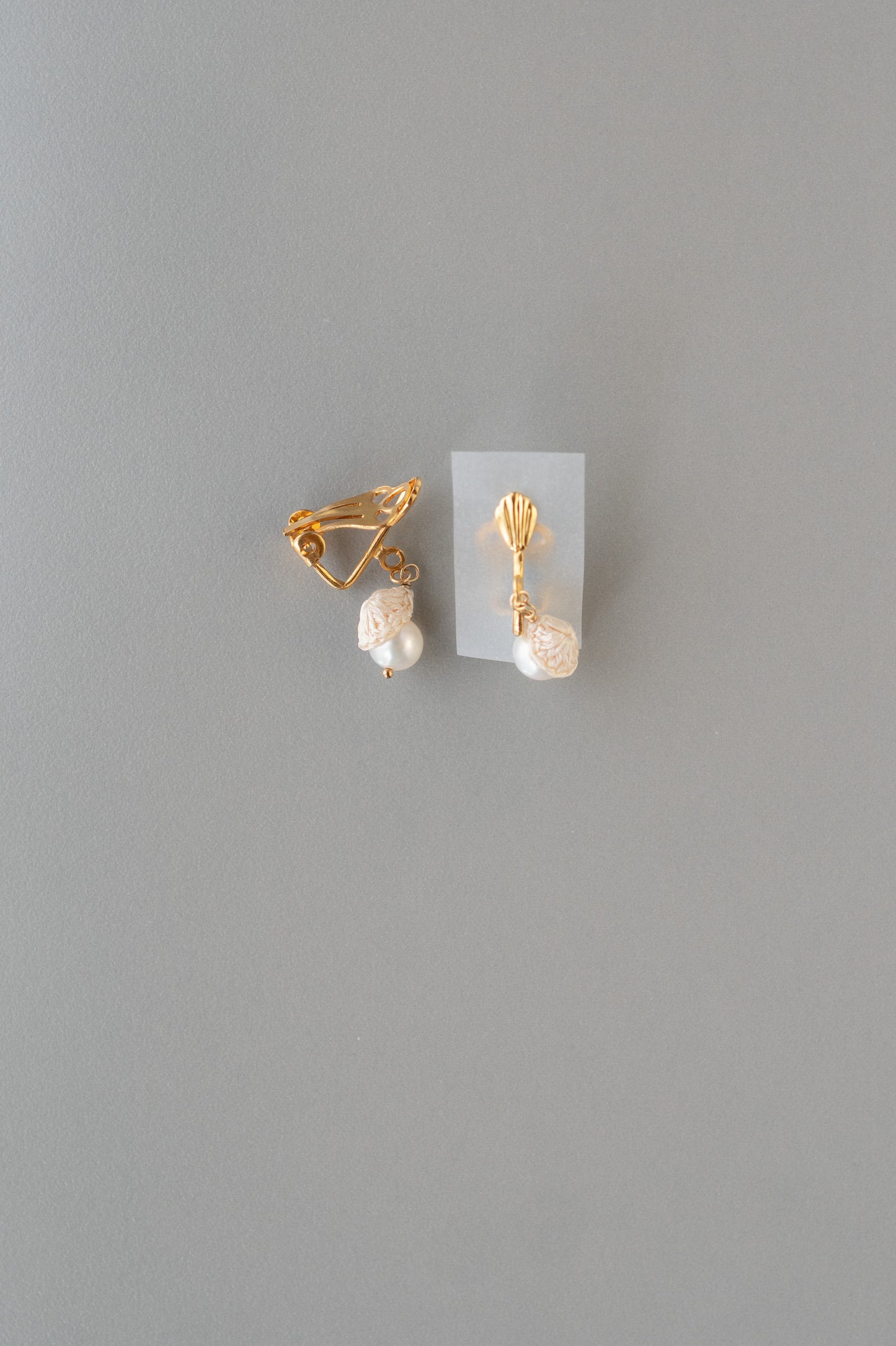 small pearl earrings | ecru