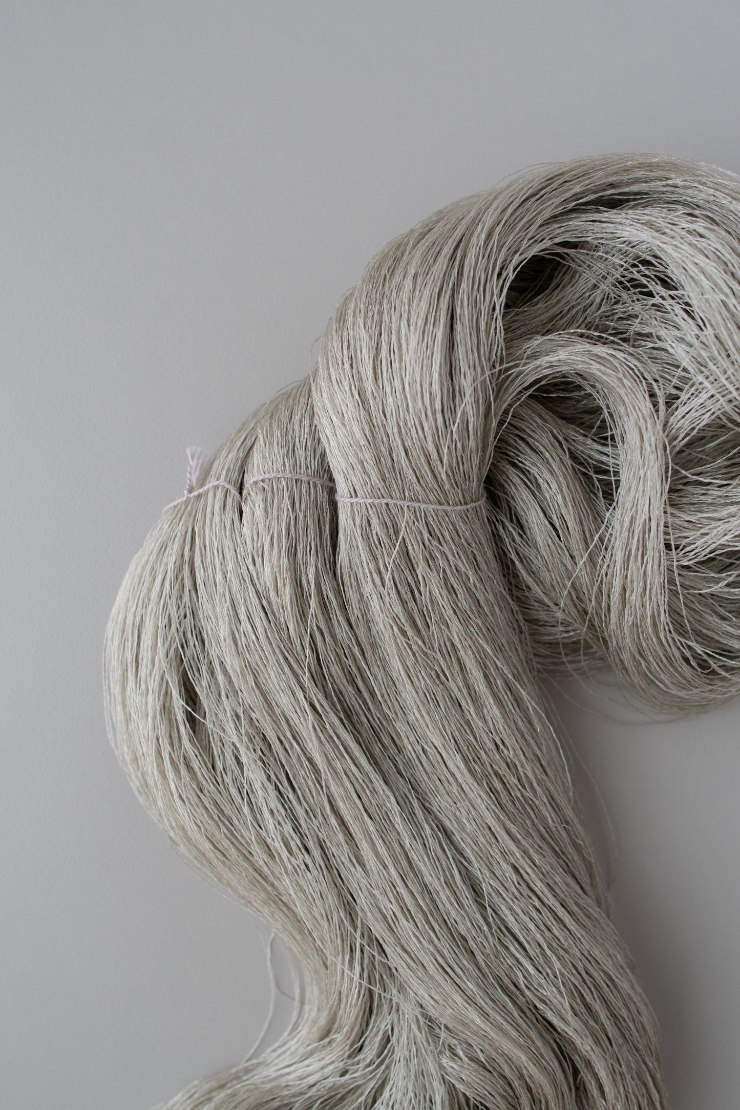 Wild silk skein 125g | Silver gray