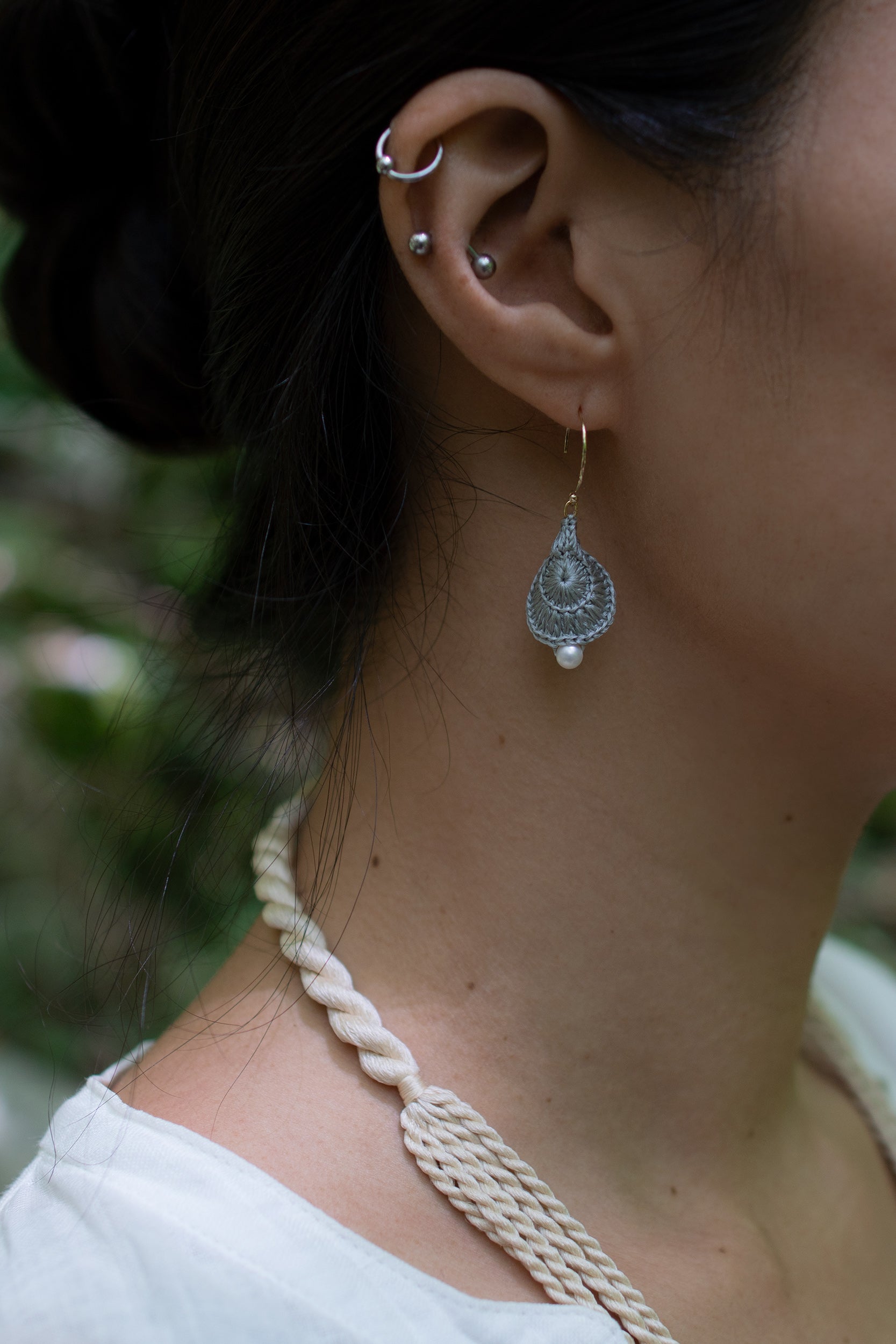 petal_earrings_silvergray13